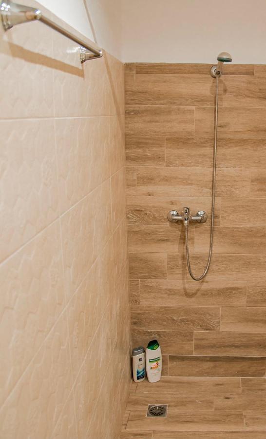 Athina Secret Apartments Adults Only Iraklio Exterior foto